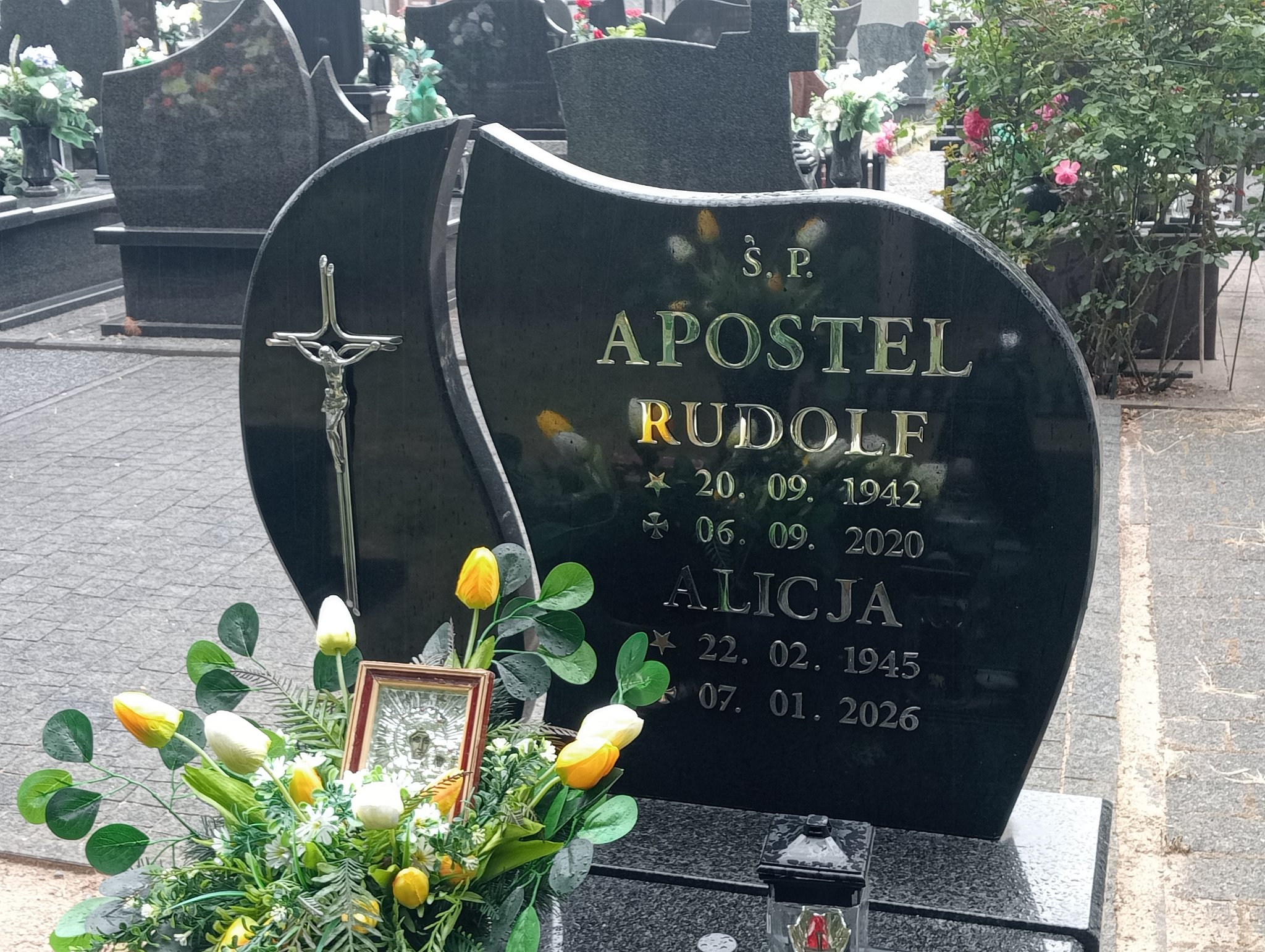 Alicja Apostel 1945 Herby - Grobonet - Wyszukiwarka osób pochowanych